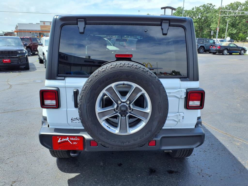 Used 2021 Jeep Wrangler Unlimited Sahara w/ Cold Weather Group image 5