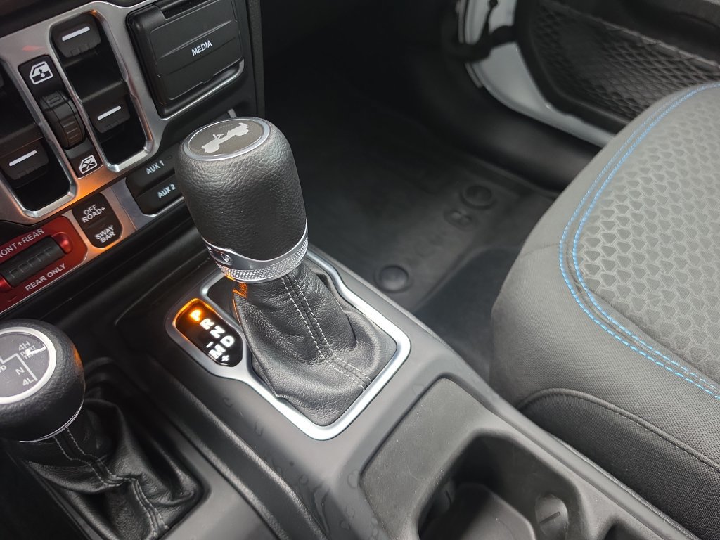 Used 2024 Jeep Wrangler Unlimited Rubicon 4xe w/ Convenience Group AWD/4WD image 25