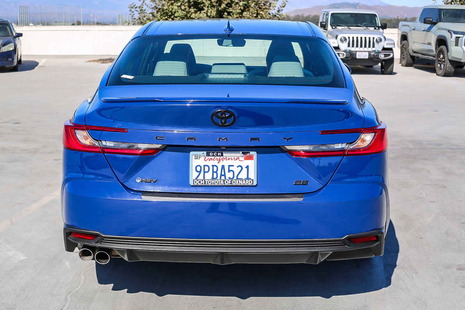 Used 2025 Toyota Camry SE w/ Convenience Package FWD image 6