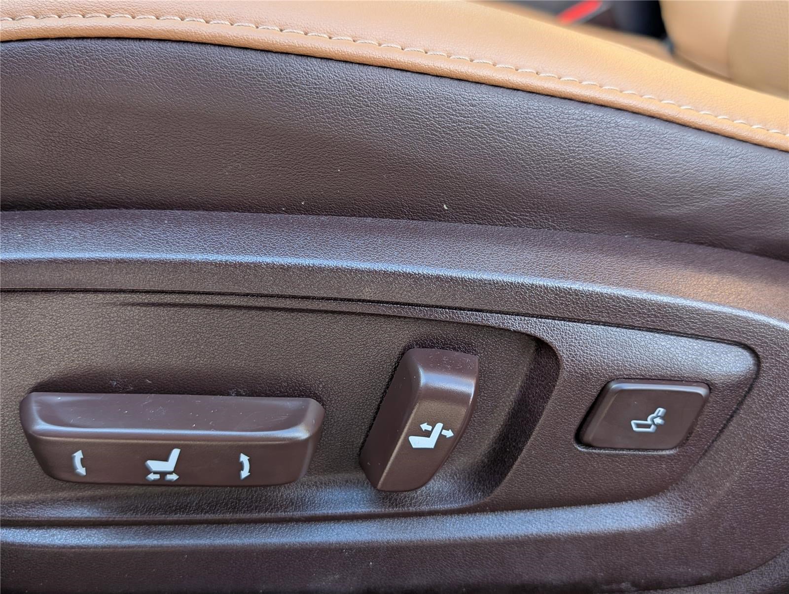 Used 2018 Lexus ES 350 w/ Navigation System Package image 19