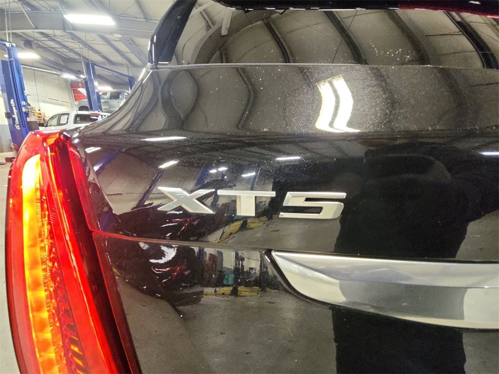 Used 2025 Cadillac XT5 Premium Luxury image 31