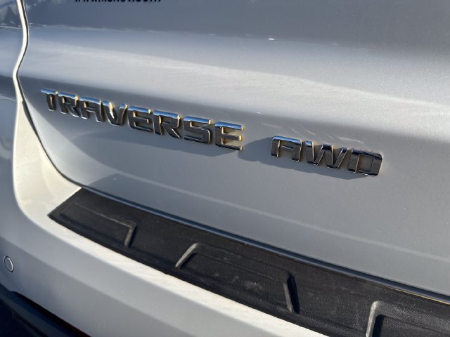 Used 2017 Chevrolet Traverse LT w/ Style and Technology Package AWD/4WD image 15