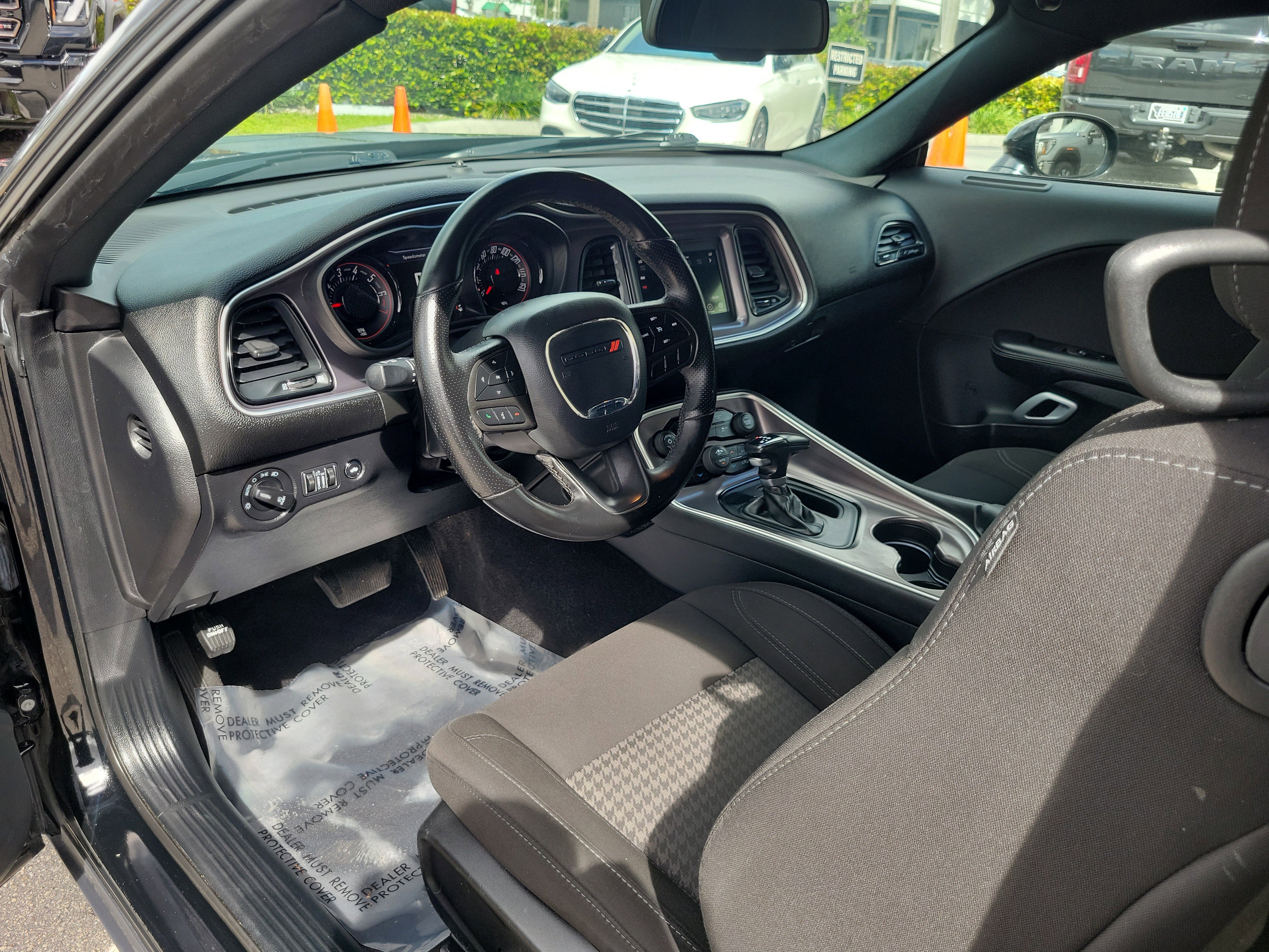 Used 2020 Dodge Challenger SXT w/ Blacktop Package image 9