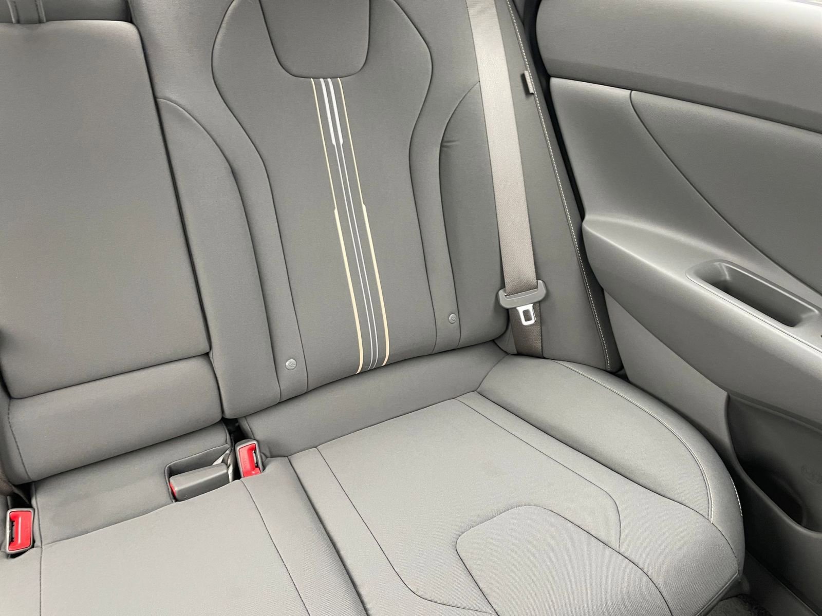 Used 2025 Hyundai Elantra SEL image 38