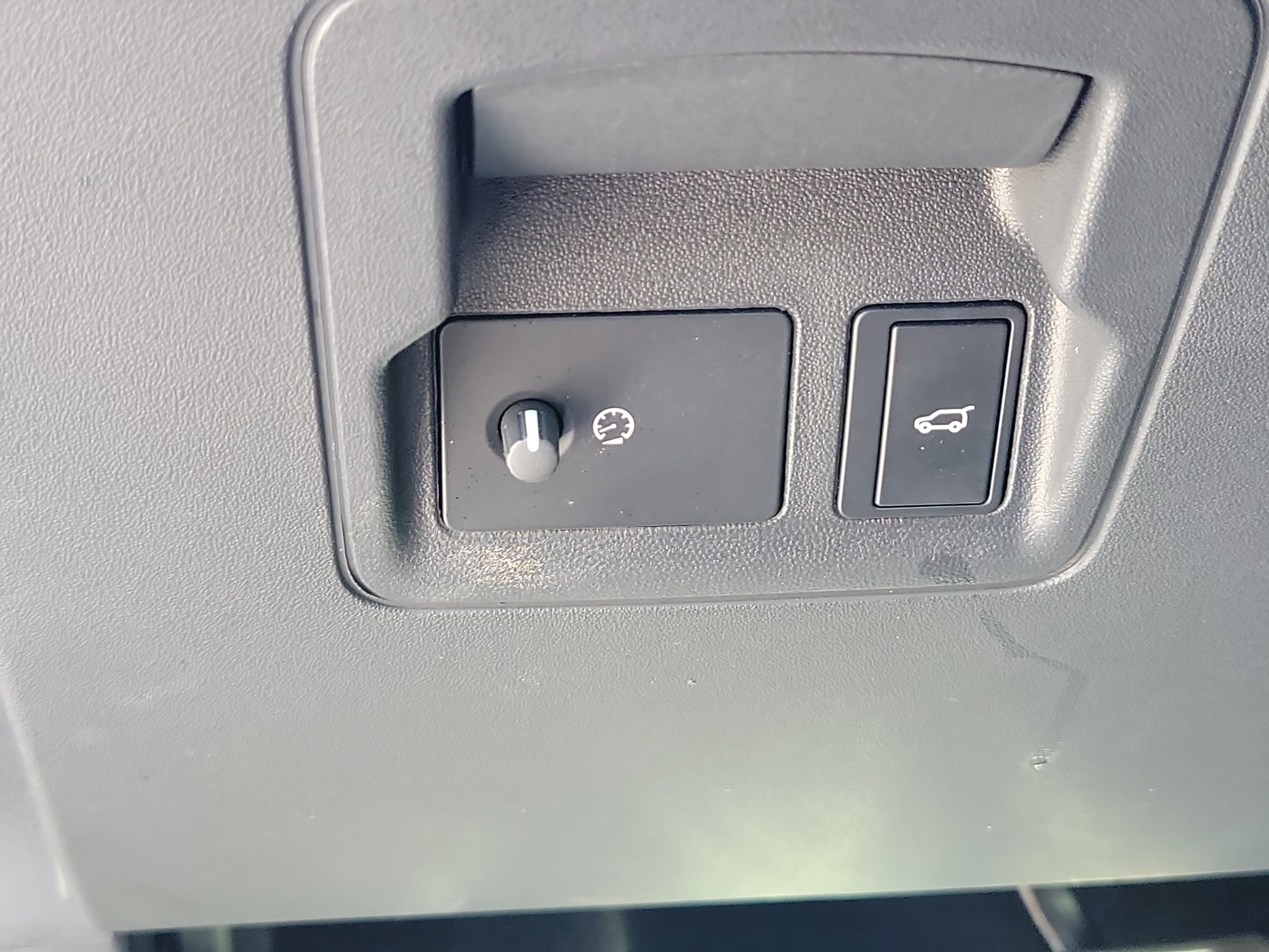 Used 2024 Land Rover Range Rover Velar Dynamic HSE image 24