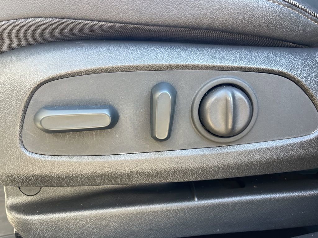 Used 2023 Buick Encore GX Select image 10