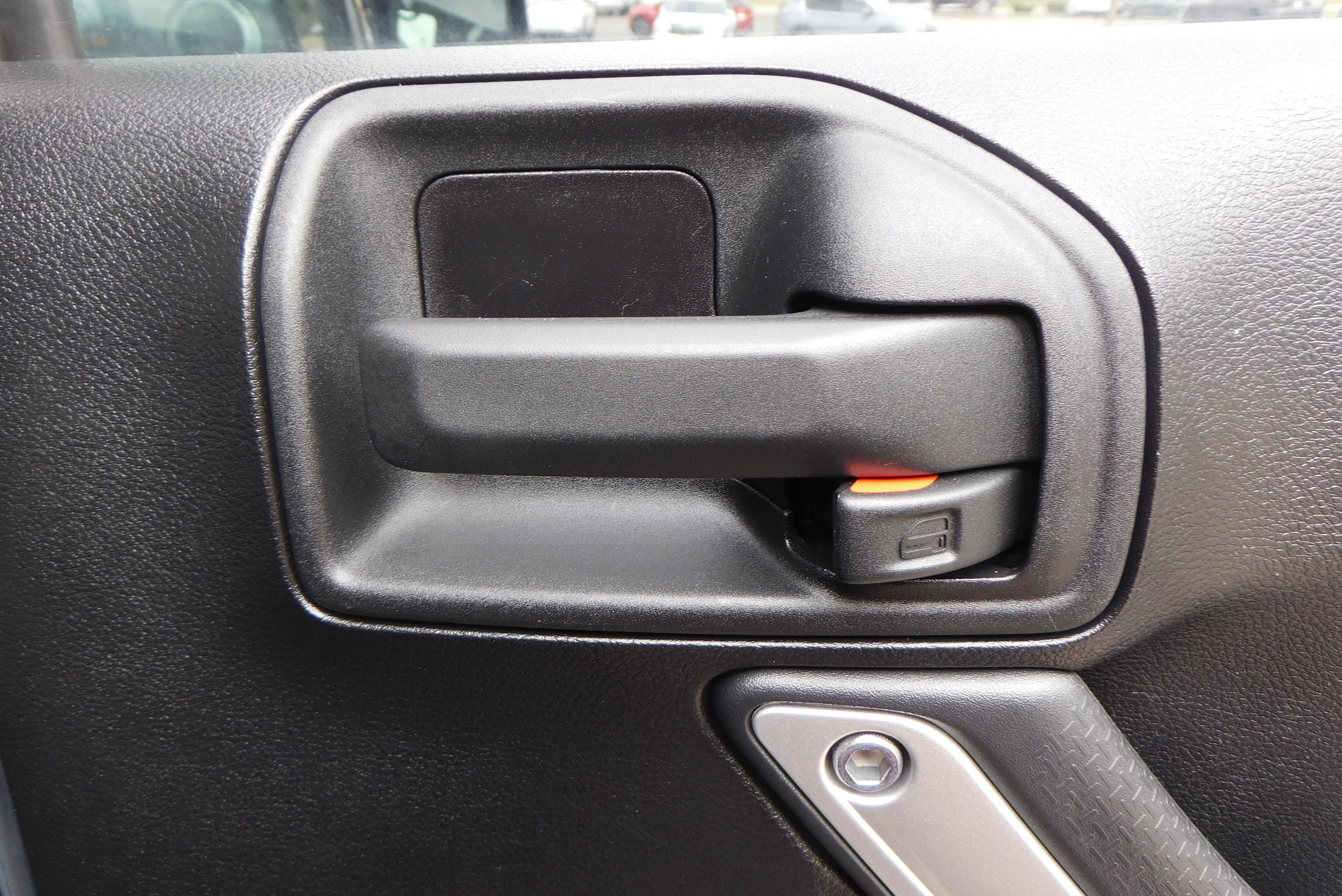 Used 2016 Jeep Wrangler Unlimited Rubicon image 40