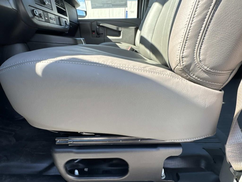 New 2025 Chevrolet Express 2500 w/ Enhanced Convenience Package image 17