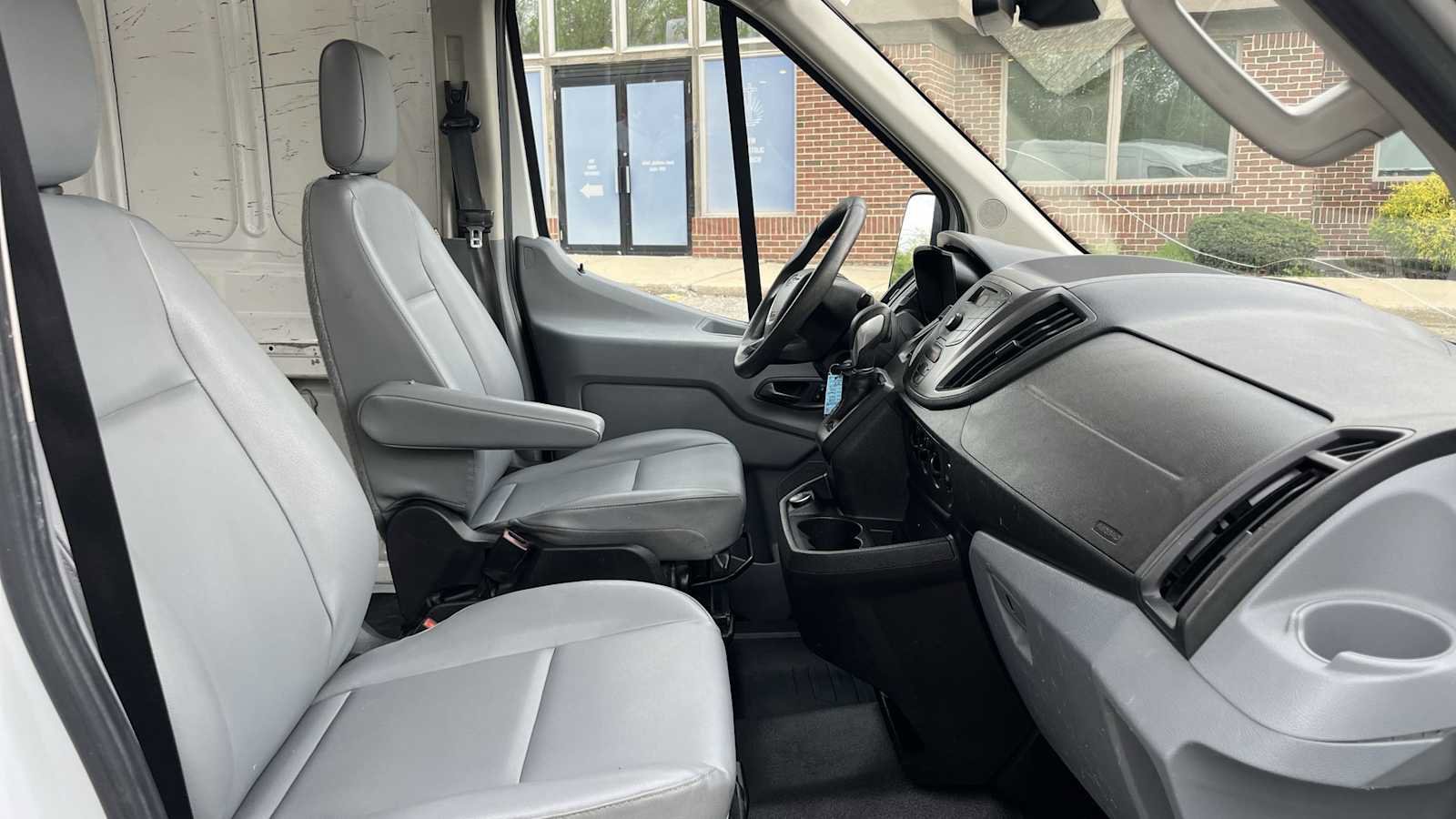 Used 2018 Ford Transit 250 148 Medium Roof RWD image 11