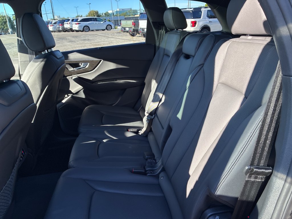 Used 2023 Audi Q7 3.0T Premium Plus AWD/4WD image 19