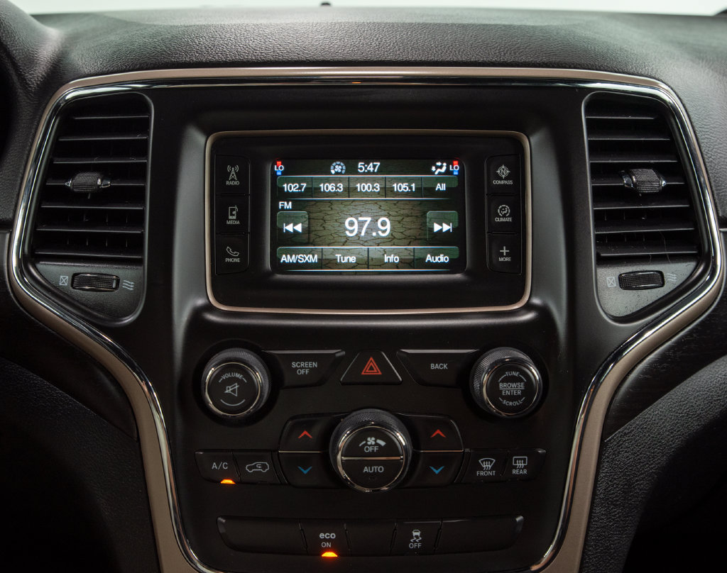 Used 2015 Jeep Grand Cherokee Laredo w/ Quick Order Package 23E AWD/4WD image 30