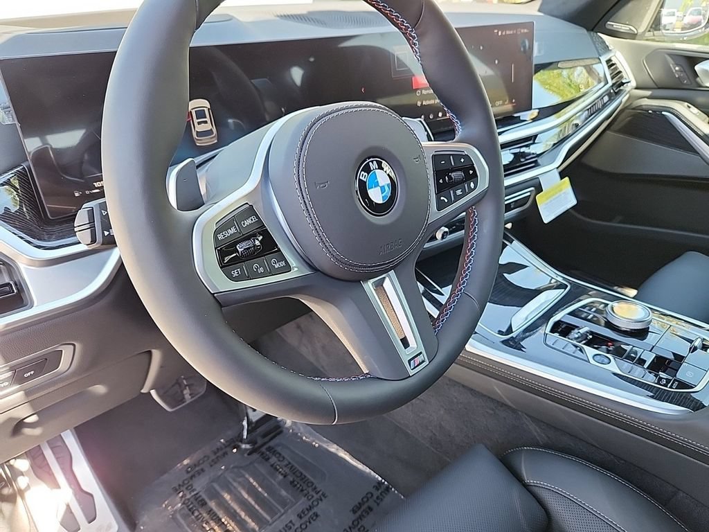 Certified 2025 BMW X7 M60i AWD/4WD image 12