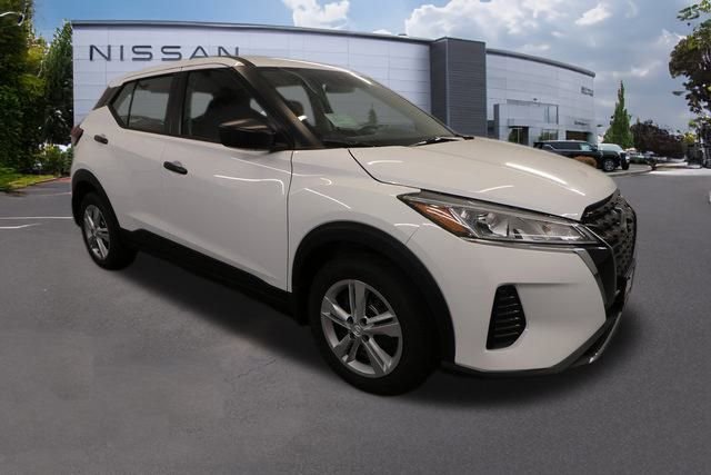 New 2025 Nissan Kicks Play S