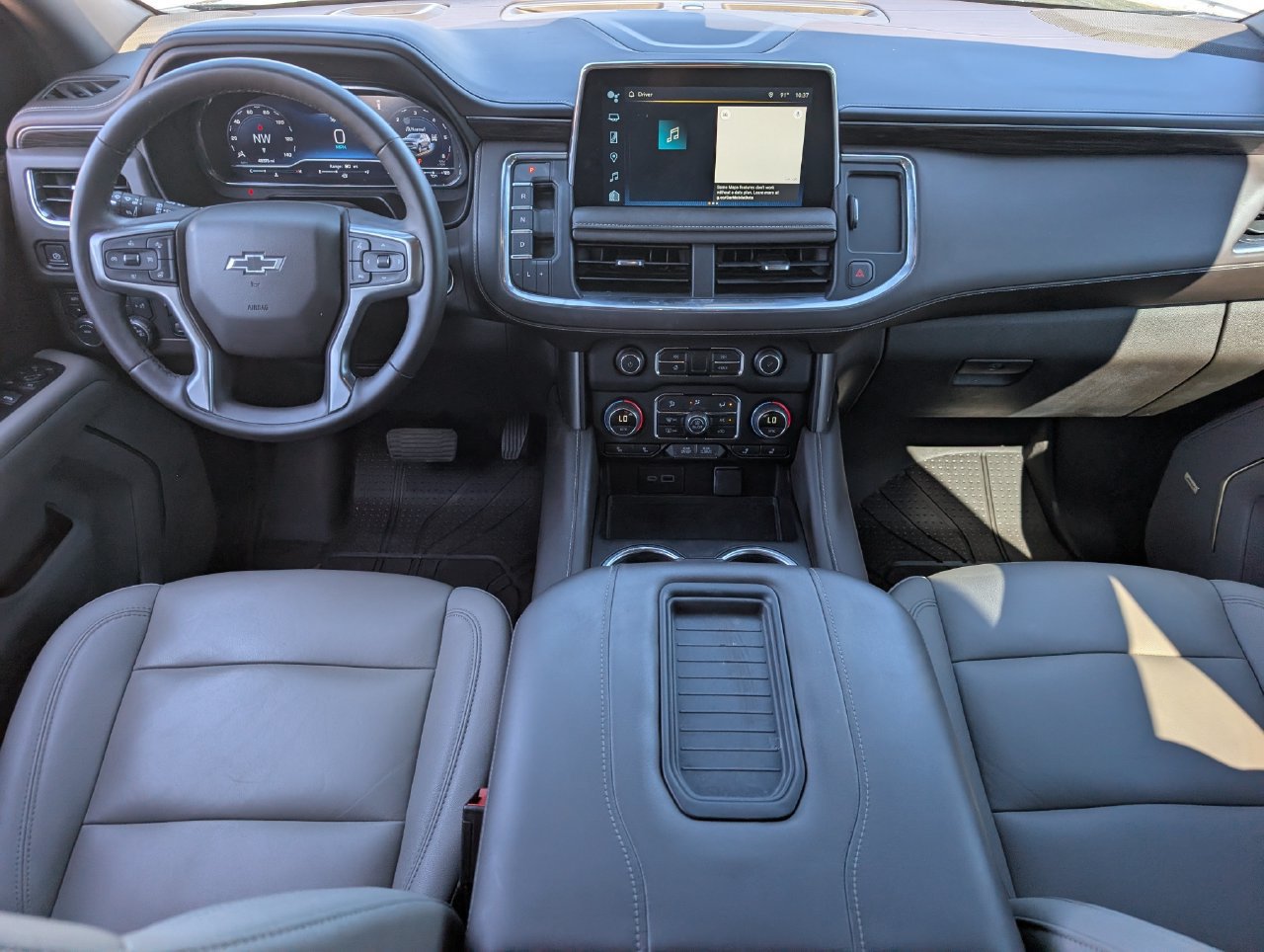 Used 2024 Chevrolet Tahoe Z71 w/ Luxury Package AWD/4WD image 9