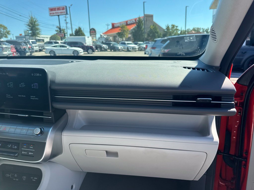 Used 2025 Hyundai Kona SEL AWD/4WD image 16