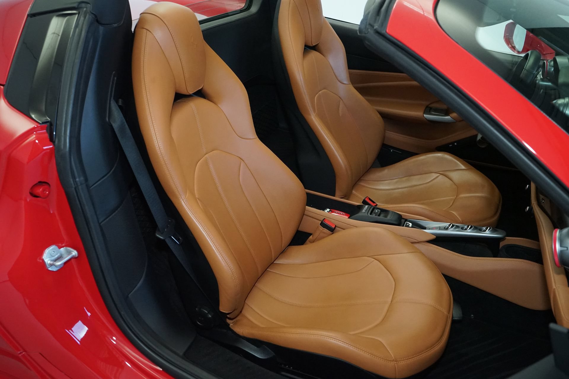 Used 2021 Ferrari F8 Tributo RWD image 10