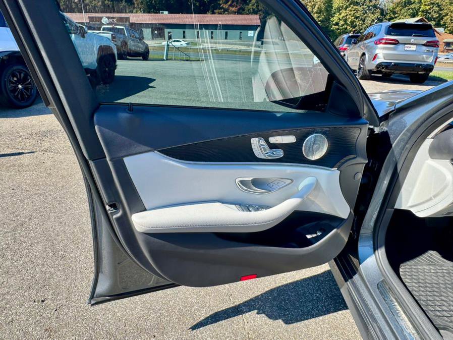 Used 2021 Mercedes-Benz E 350 4MATIC Sedan image 13