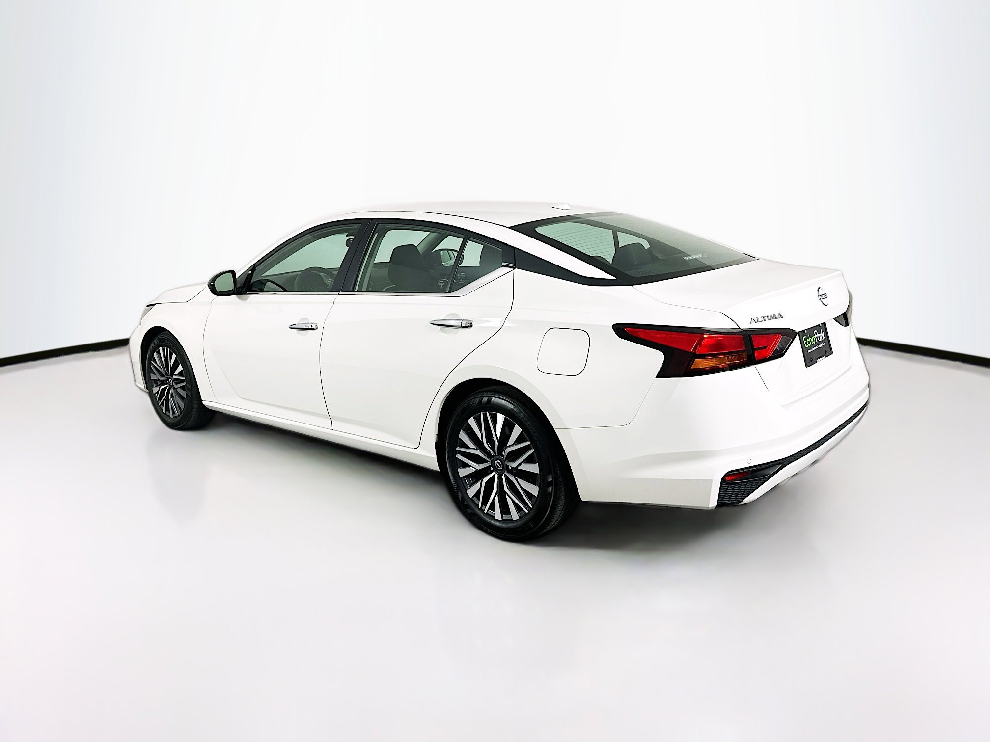 Used 2025 Nissan Altima 2.5 SV image 5