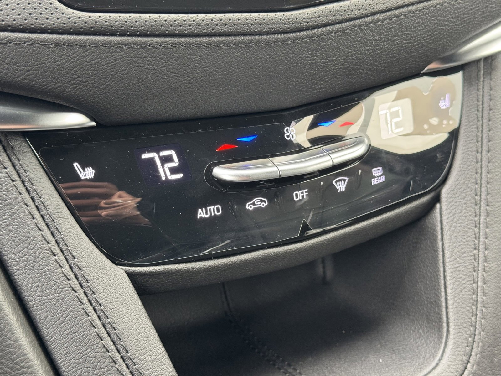 New 2025 Cadillac XT5 Luxury image 21