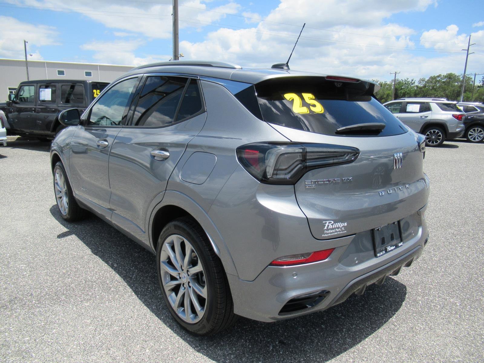 Used 2025 Buick Encore GX Avenir w/ Avenir Technology Package AWD/4WD image 5