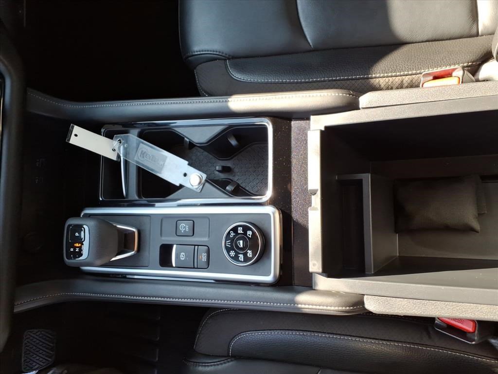 Used 2024 Nissan Pathfinder SL w/ Cargo Package image 27