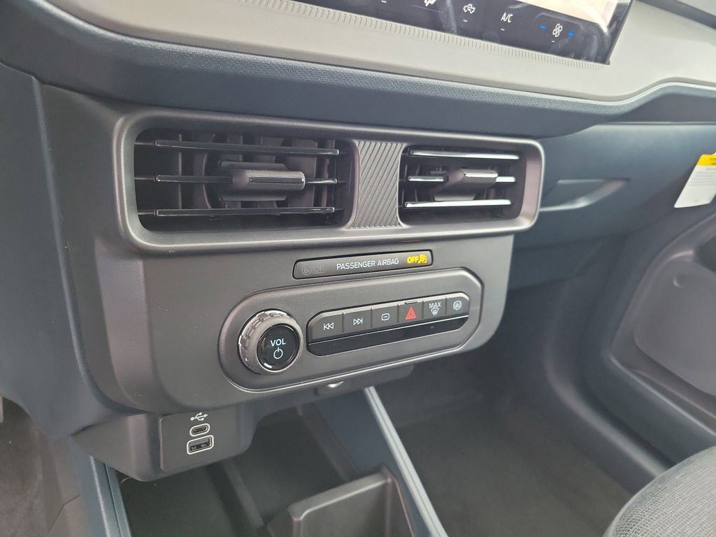 New 2026 Ford Maverick XL image 18