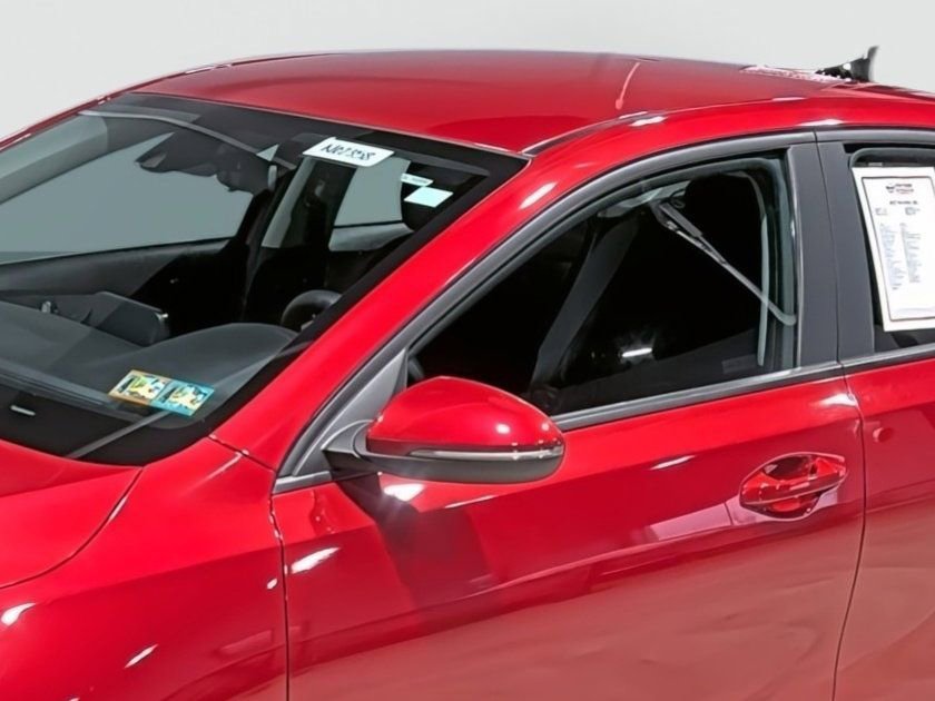 Used 2023 Kia Forte LXS w/ LXS Technology Package image 8
