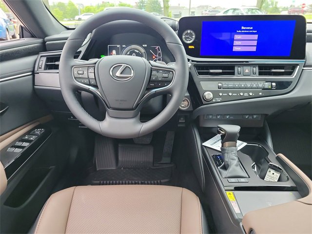 New 2025 Lexus ES 300h w/ Premium Package image 10