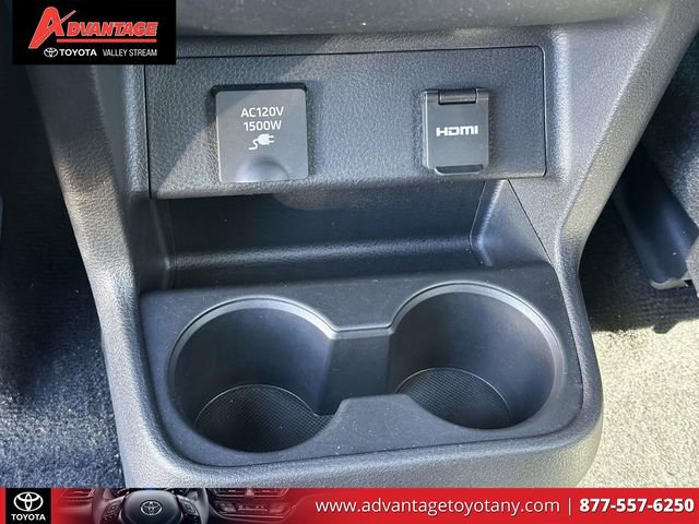 Used 2022 Toyota Sienna Platinum image 17