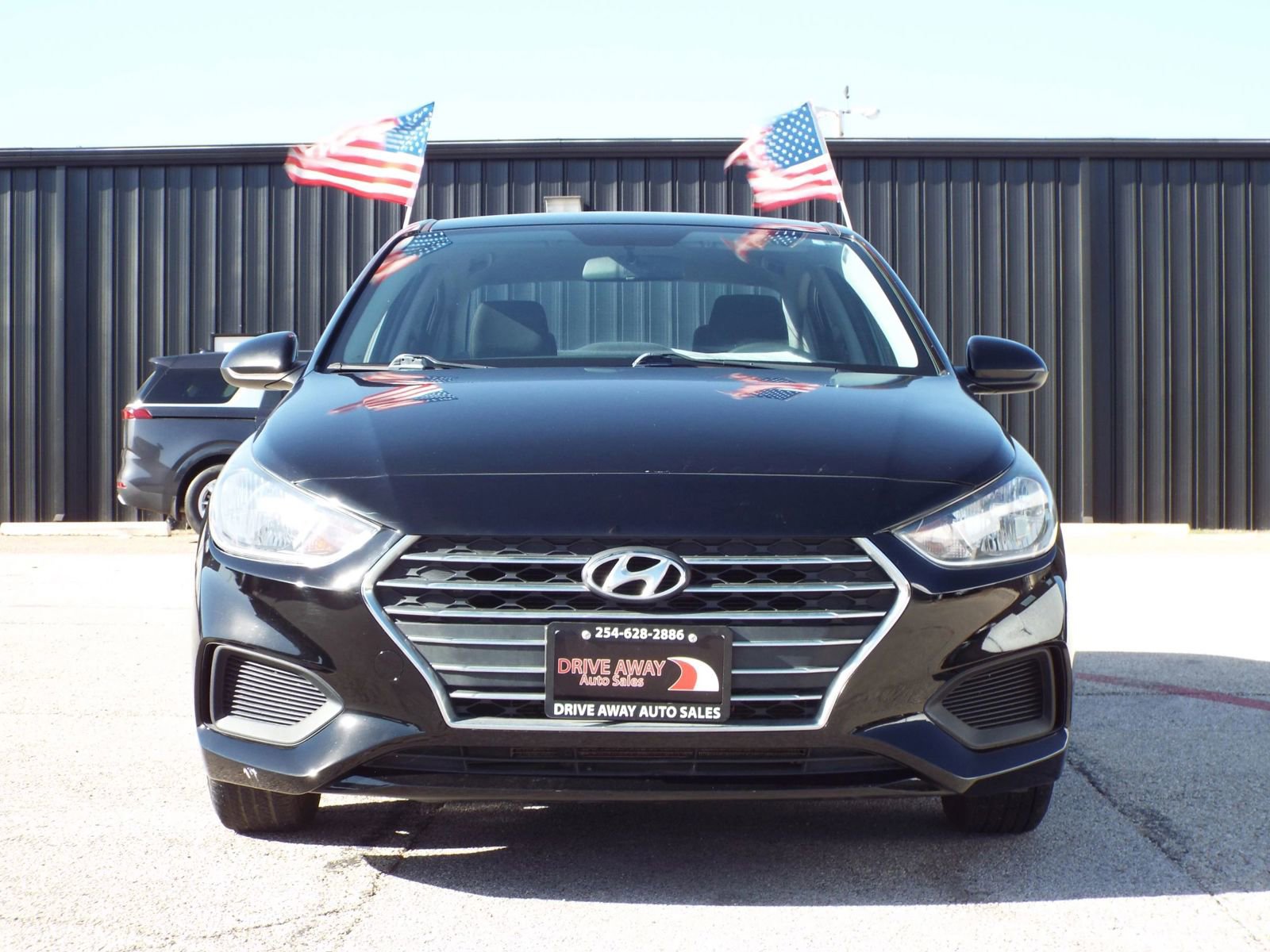 Used 2021 Hyundai Accent SE image 2