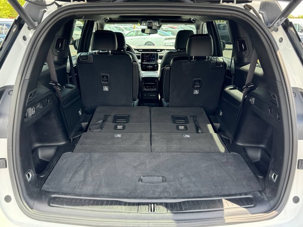 Used 2023 Jeep Grand Cherokee L Laredo AWD/4WD image 19