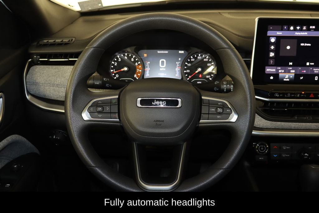 Used 2024 Jeep Compass Sport AWD/4WD image 7