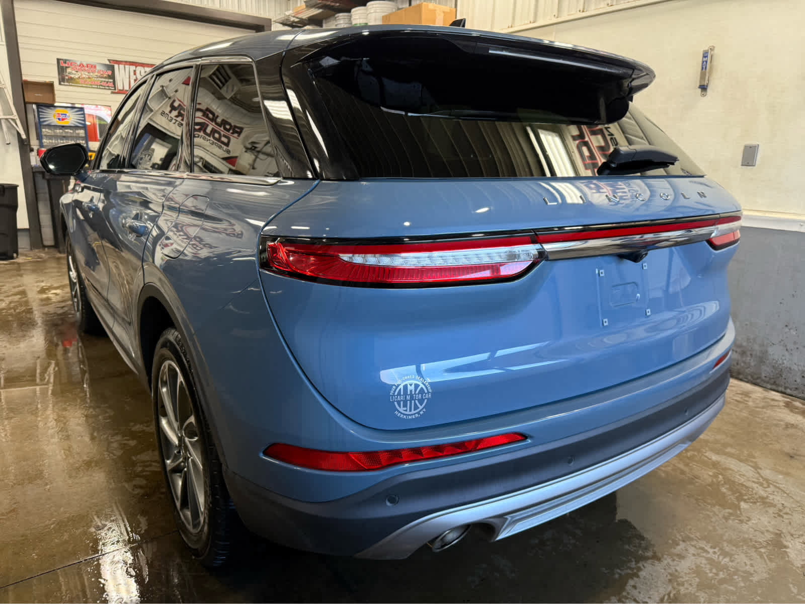 Used 2023 Lincoln Corsair AWD w/ Equipment Group 101A image 4