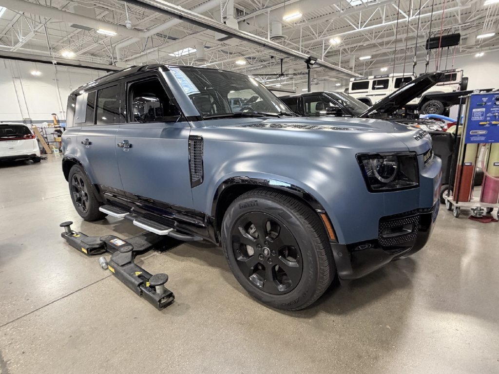 Used 2023 Land Rover Defender 110 X-Dynamic SE AWD/4WD image 3