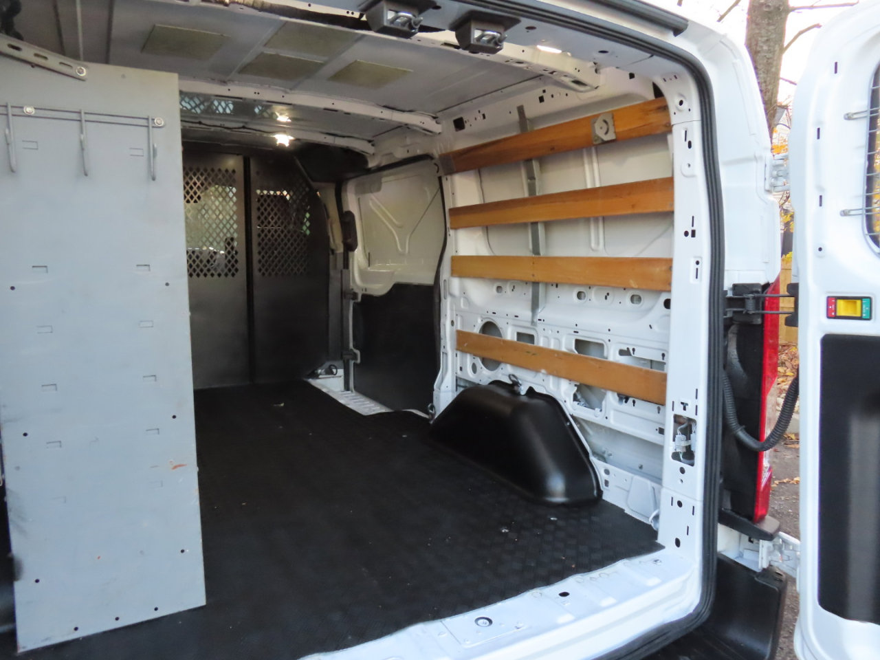 Used 2018 Ford Transit 250 130 Low Roof w/ Exterior Upgrade Package image 14