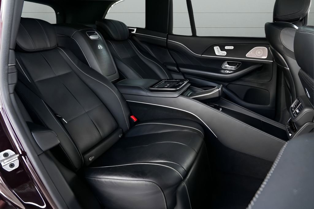 Used 2023 Mercedes-Benz Maybach GLS 600 4MATIC image 38