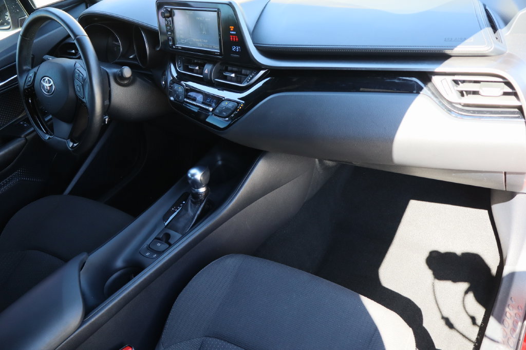 Used 2018 Toyota C-HR XLE FWD image 28