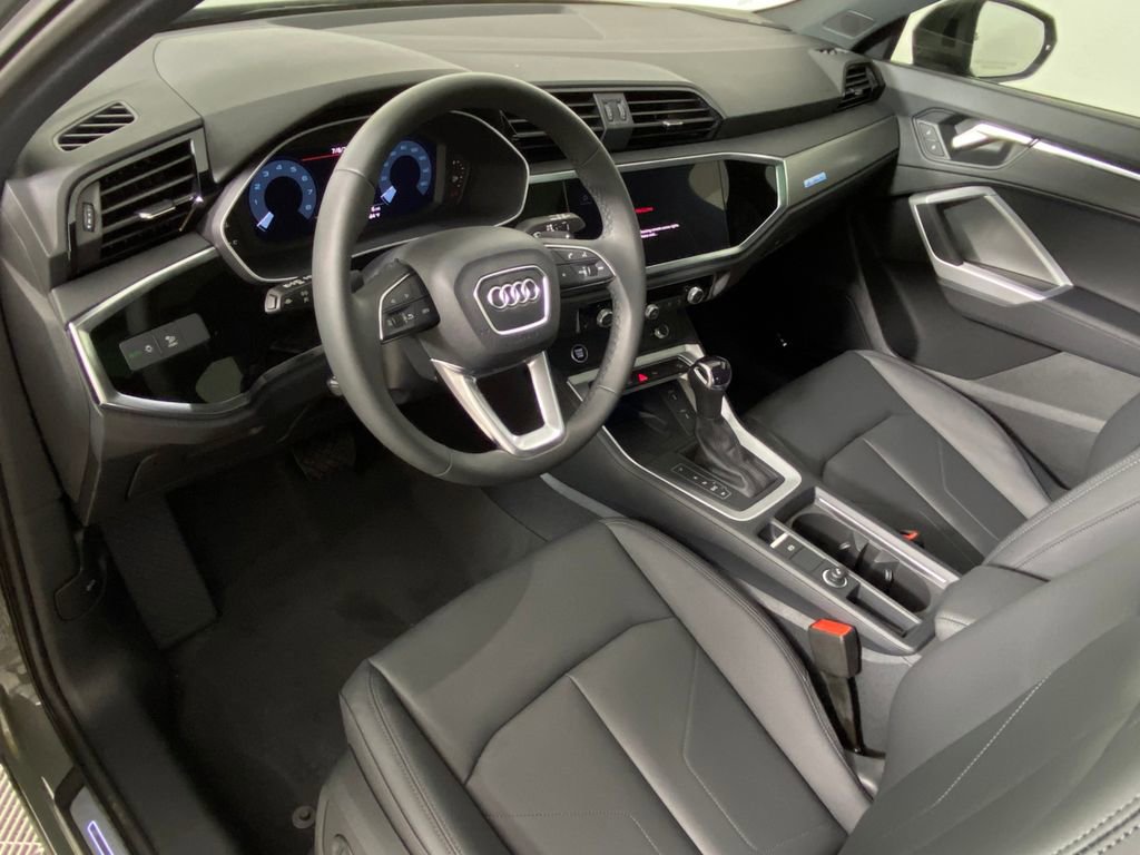 Used 2025 Audi Q3 2.0T Premium Plus w/ Premium Plus Package AWD/4WD image 11