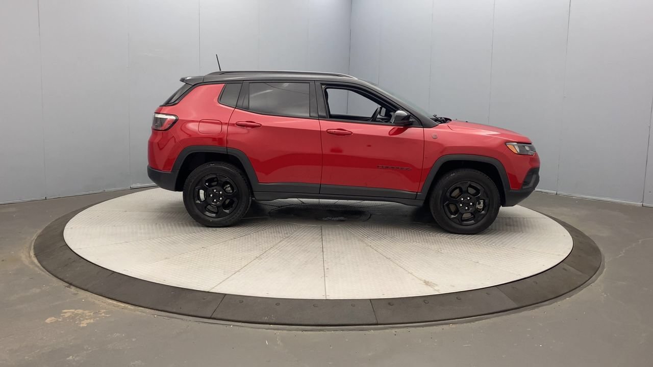 Used 2023 Jeep Compass Trailhawk w/ Trailhawk Convenience Group AWD/4WD image 6