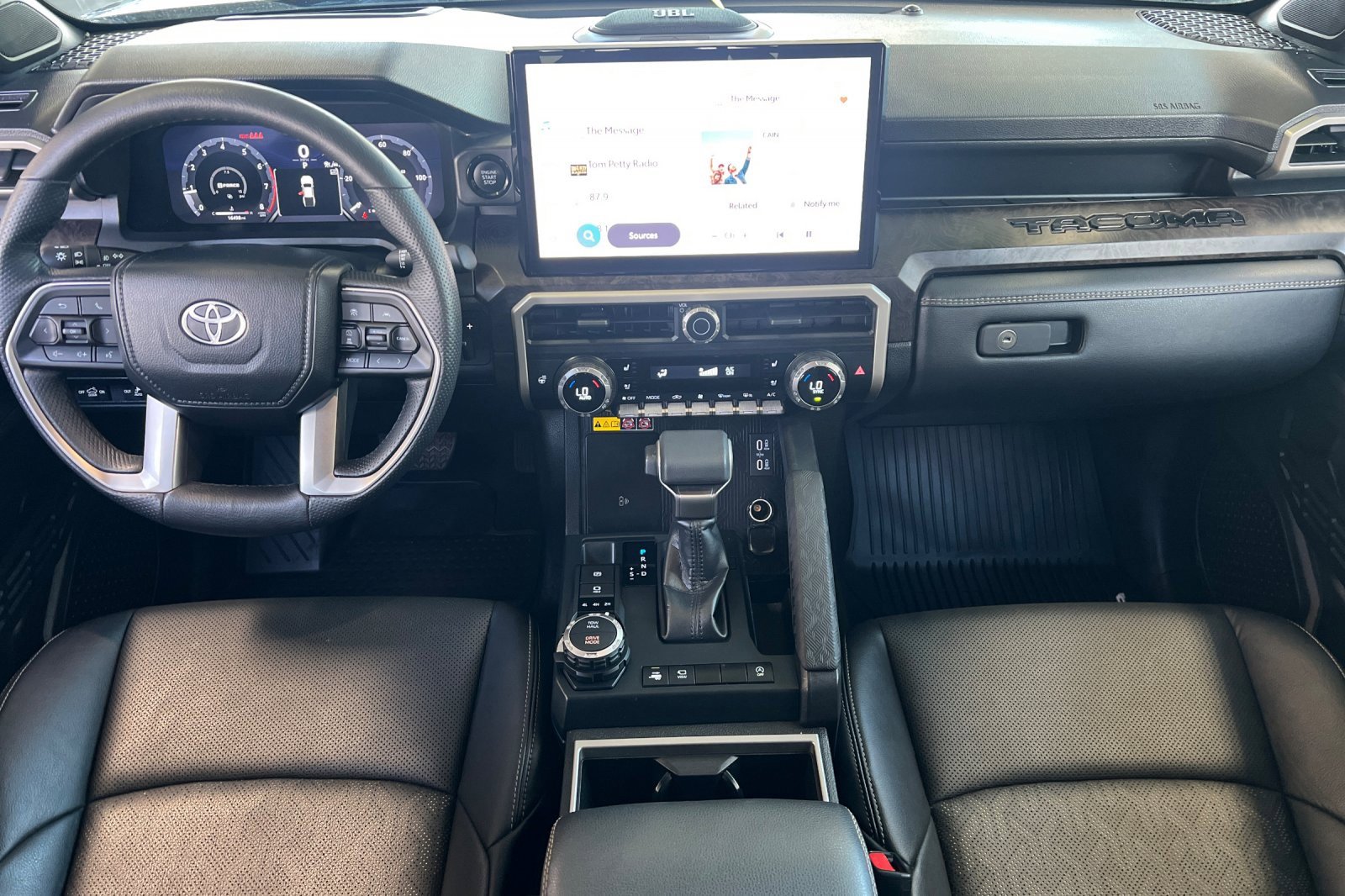 Used 2024 Toyota Tacoma Limited w/ Limited Package (LT) image 10