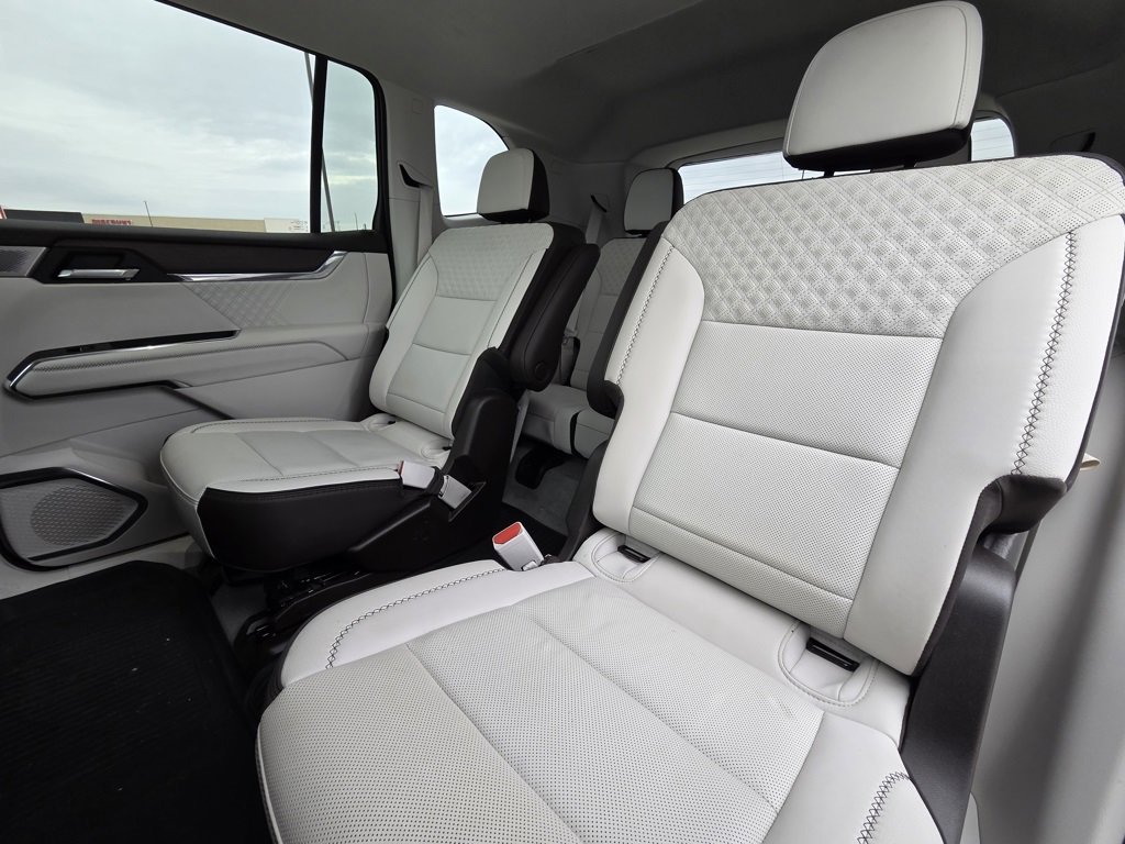 Used 2024 GMC Acadia Denali w/ Super Cruise Package image 22