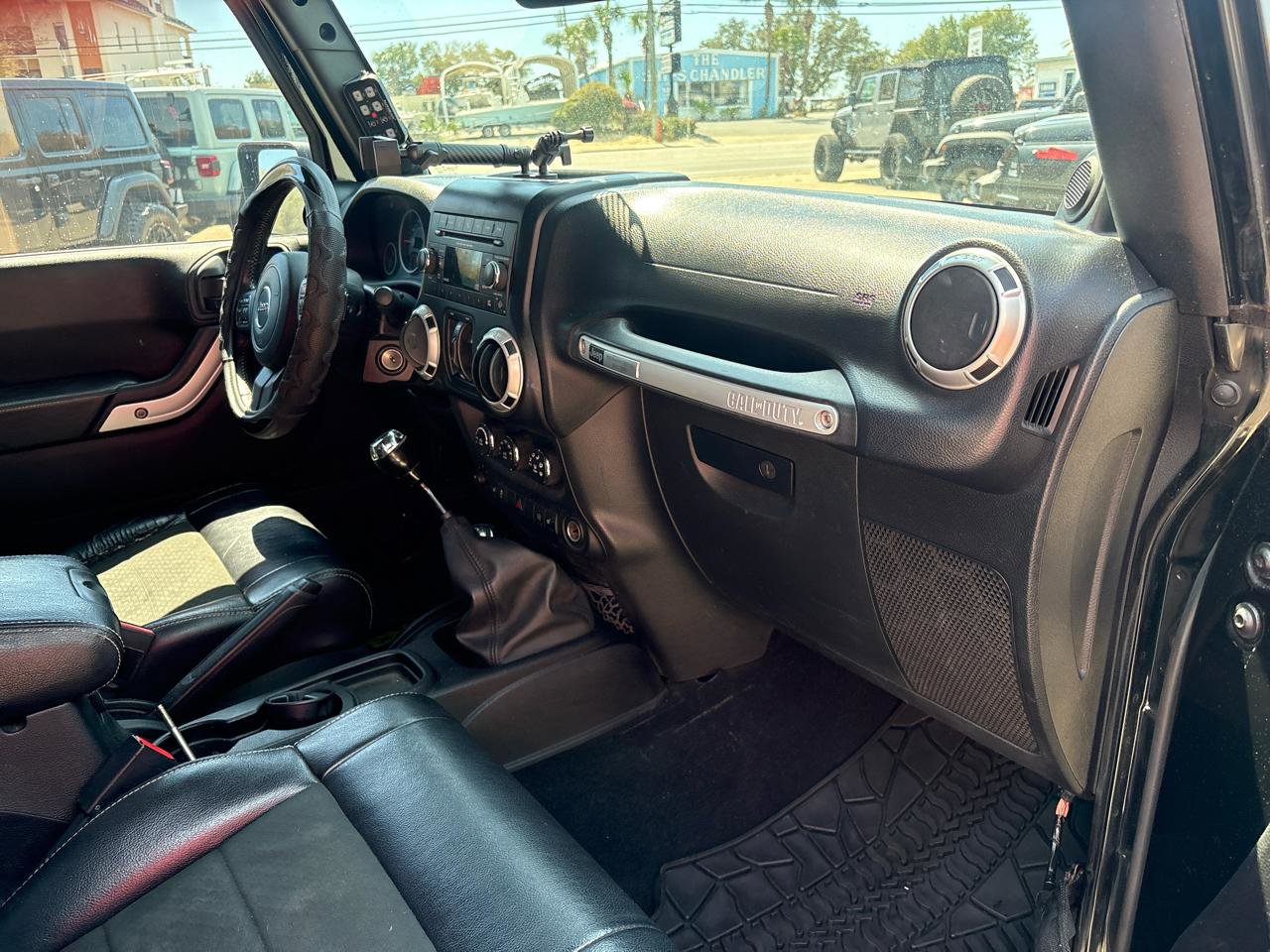 Used 2012 Jeep Wrangler Unlimited Rubicon image 8