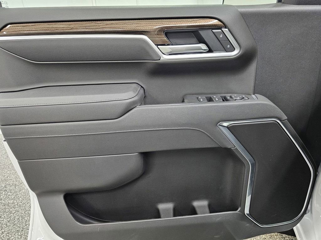 New 2026 Chevrolet Silverado 1500 LT AWD/4WD image 16