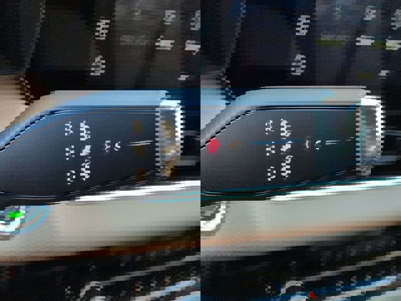 New 2026 Chevrolet Equinox ACTIV w/ Safety and Technology Package image 14