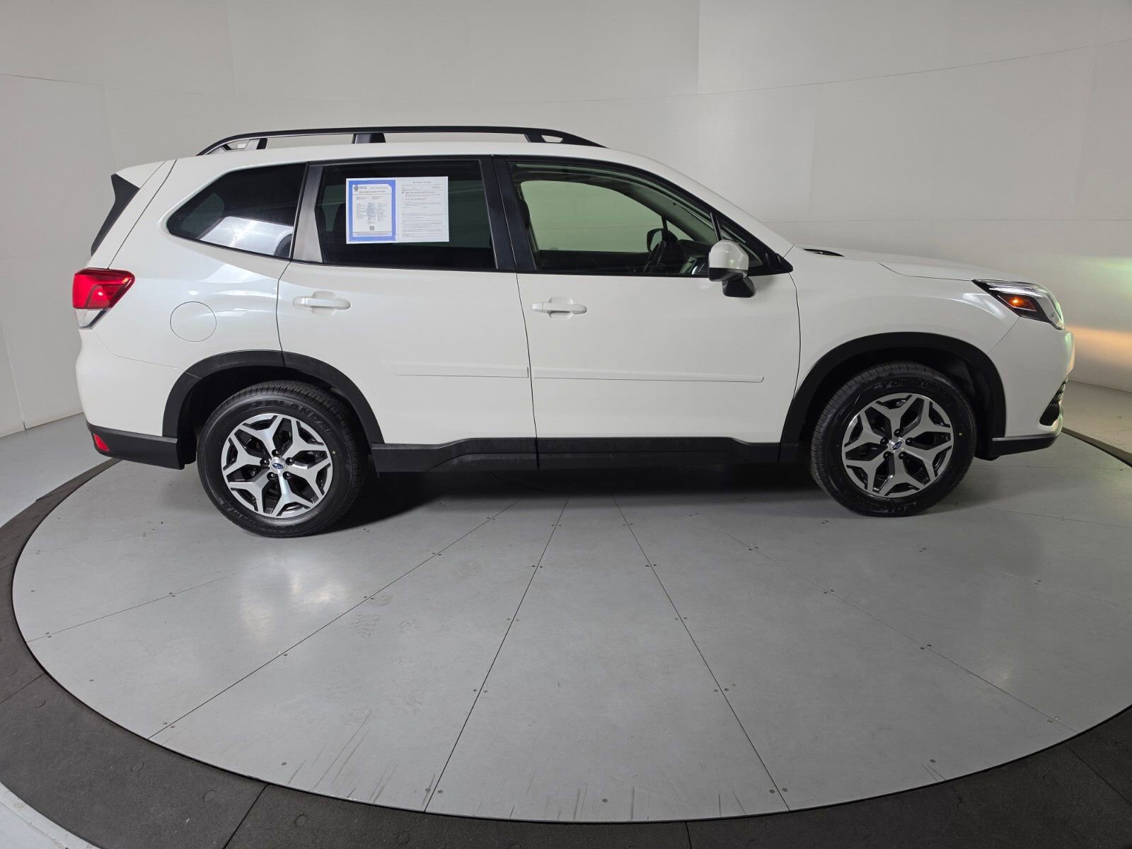 Used 2023 Subaru Forester Premium AWD/4WD image 6
