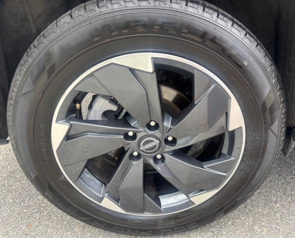 Used 2025 Nissan Rogue SV AWD/4WD image 17