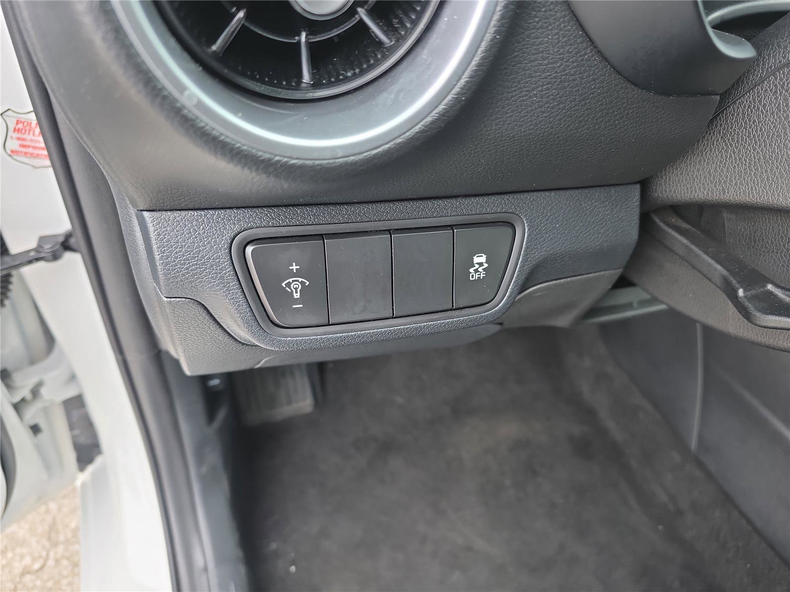 Used 2024 Kia Forte LXS image 18