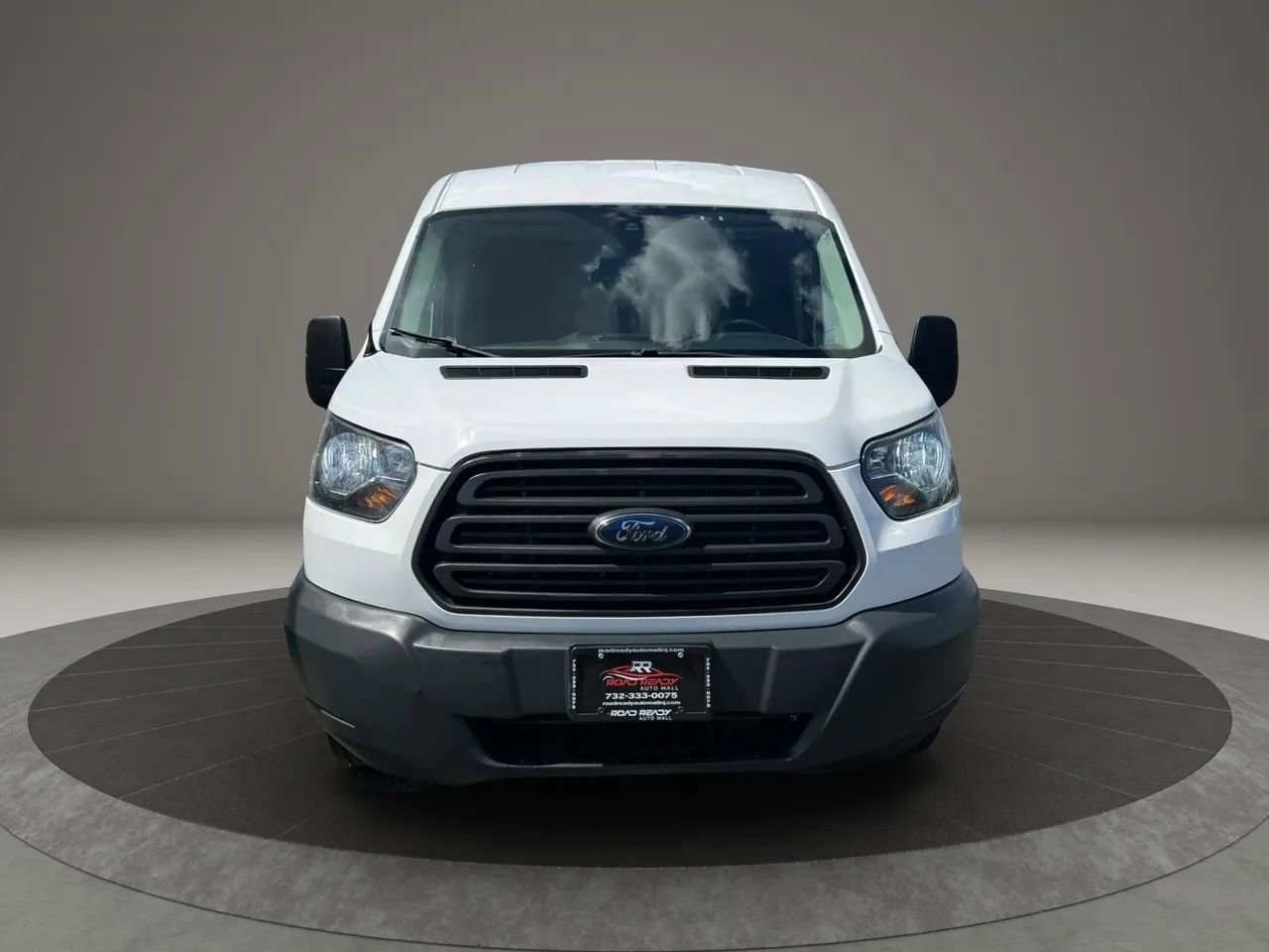 Used 2018 Ford Transit 250 148 Medium Roof RWD image 3