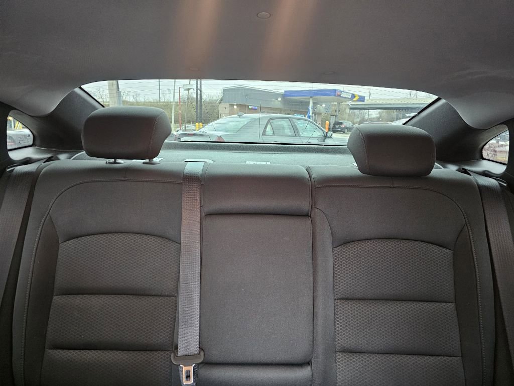 Used 2017 Chevrolet Malibu LT image 19