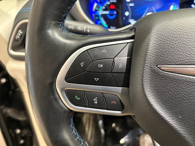 Used 2021 Chrysler Pacifica Touring-L image 13